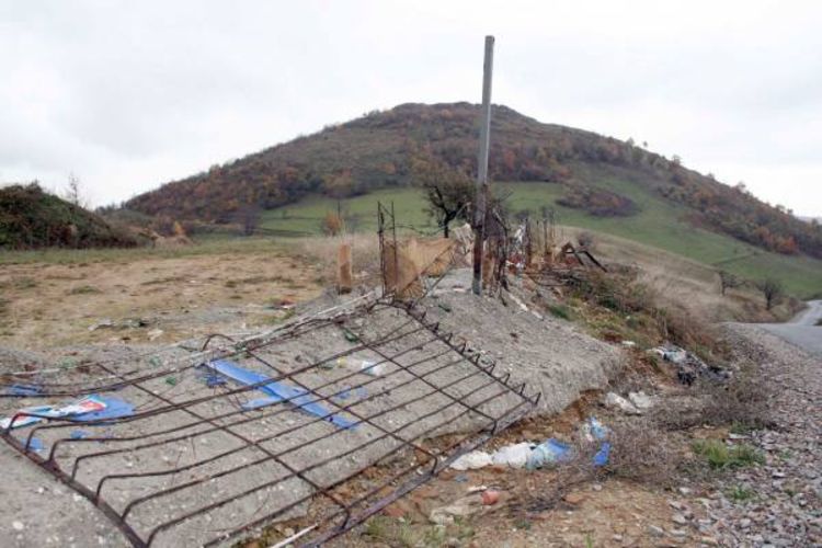 Tanka zarada na piramidama oko Visokog