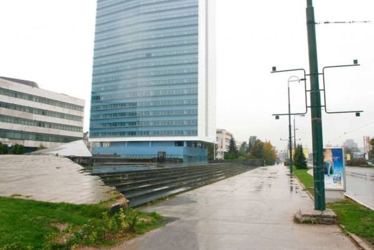 Demobilisani borac pucao ispred zgrade institucija BiH