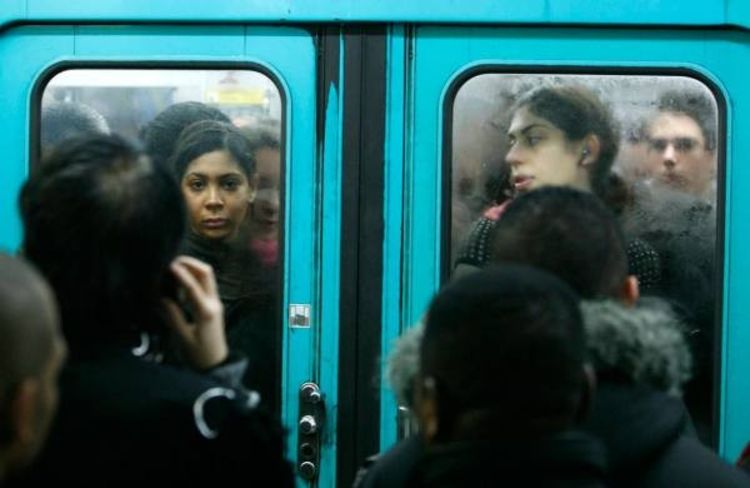 Sarkozi: Ne odustajem od planiranih reformi