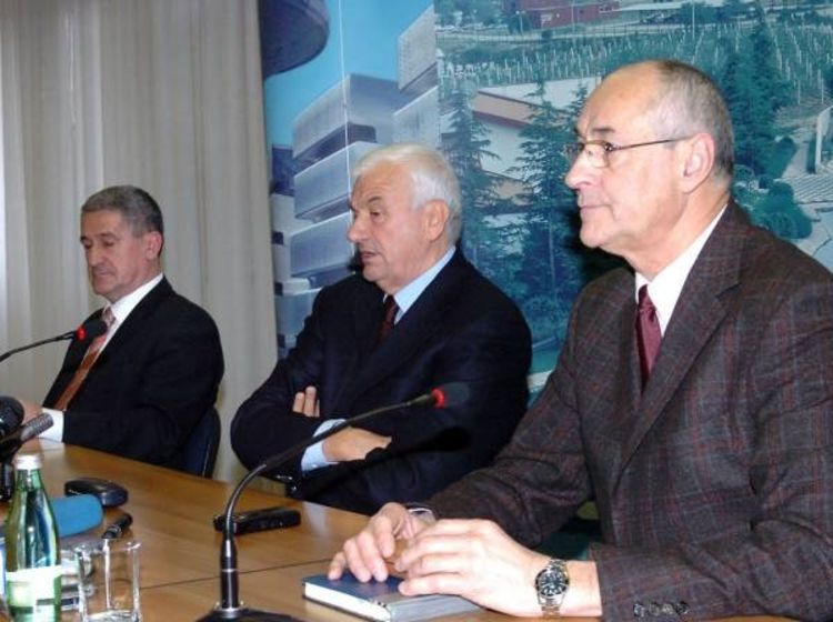 Vlada Federacije nabavlja pola miliona litara ulja