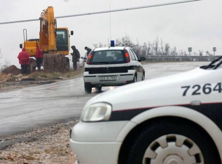 Mještani zaustavili bagere