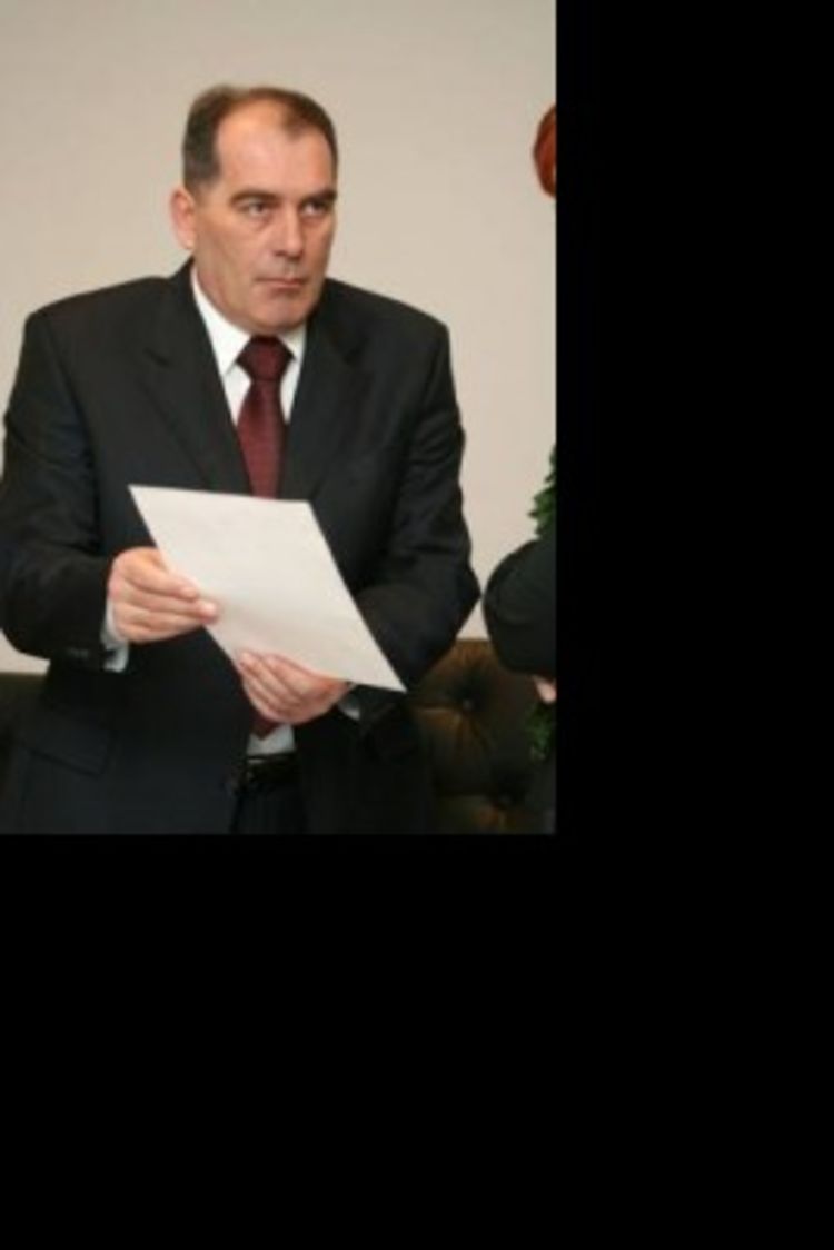 Dragan Mektić:  Možemo primiti samo žene i djecu