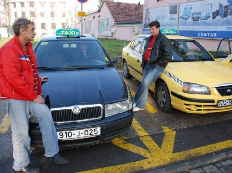 Taksisti zbog straha napuštaju posao