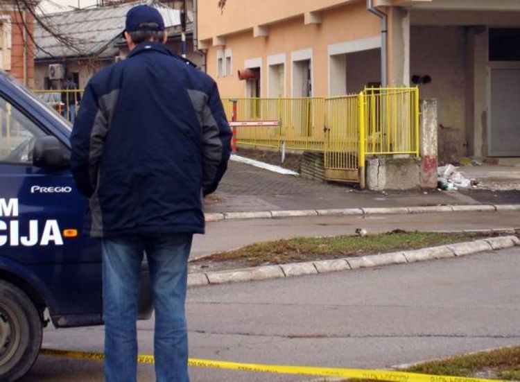 Pronađen eksploziv privezan za mobitel