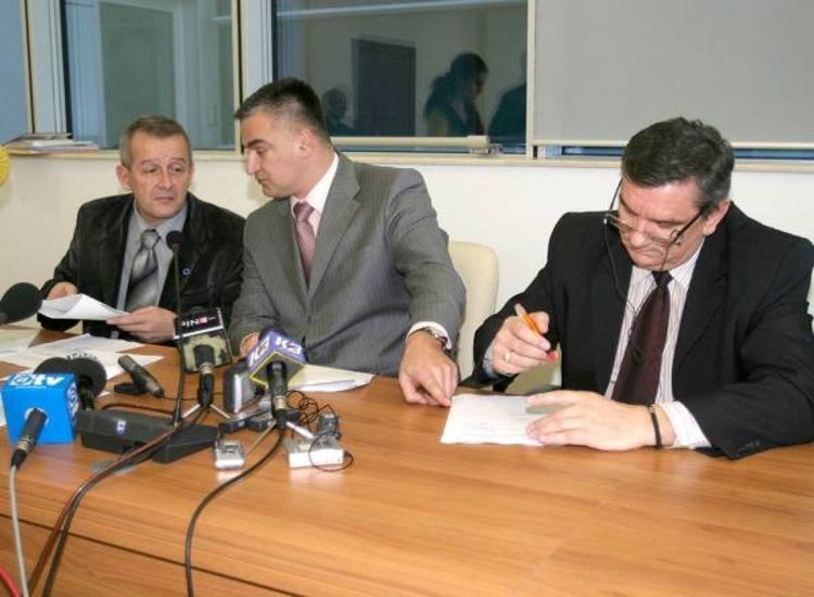 Polazna plata za ljekare 1.500 maraka