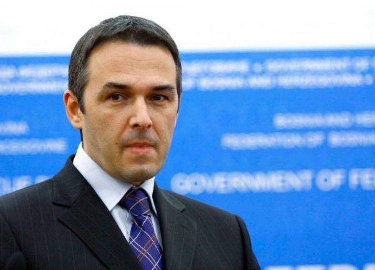 Zbog ulja iz nepostojeće države slijede smjene