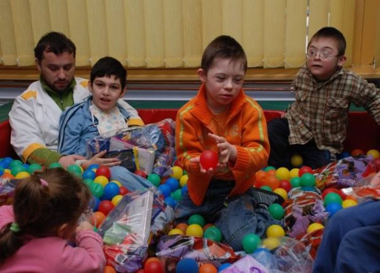 Djeca dobila klimauređaj i novogodišnje paketiće