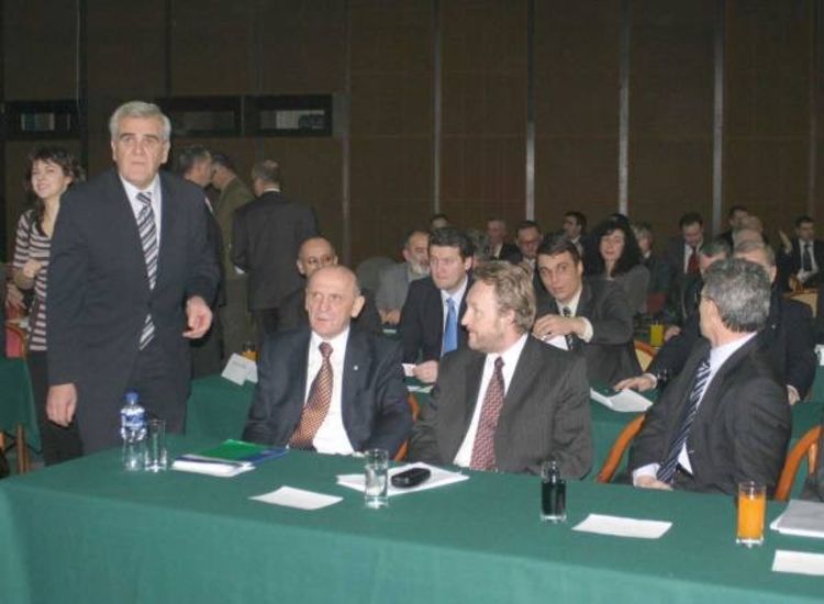 Čengić bez podrške