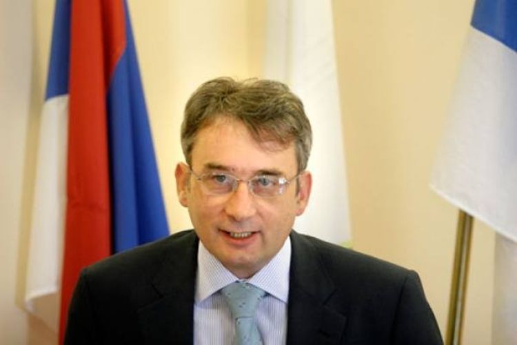 Mladen Bosić: Biće i isključenja neposlušnih članova