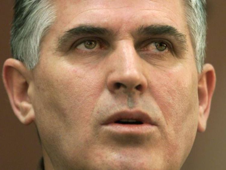 Bajram Redžepi: Nezavisnost u prvom tromjesečju