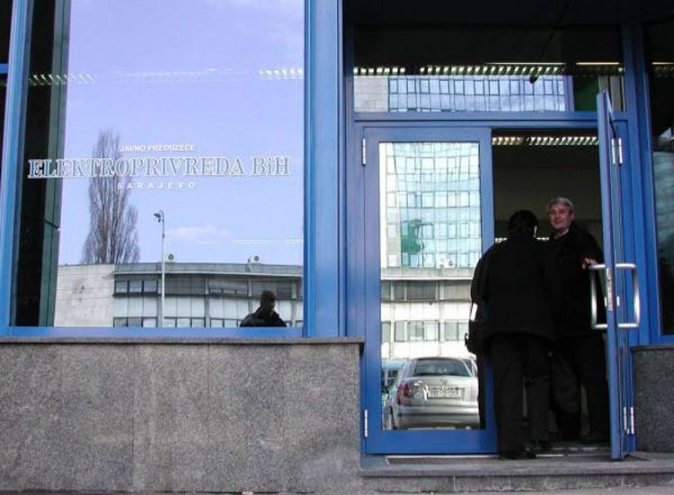 SDA prijeti Stranci za BiH političkim problemima