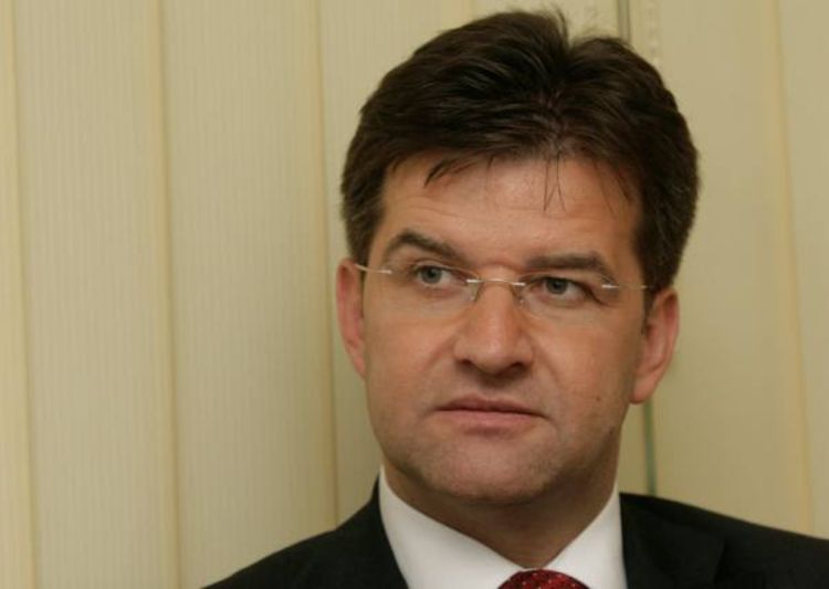 Karadžići ostali bez isprava