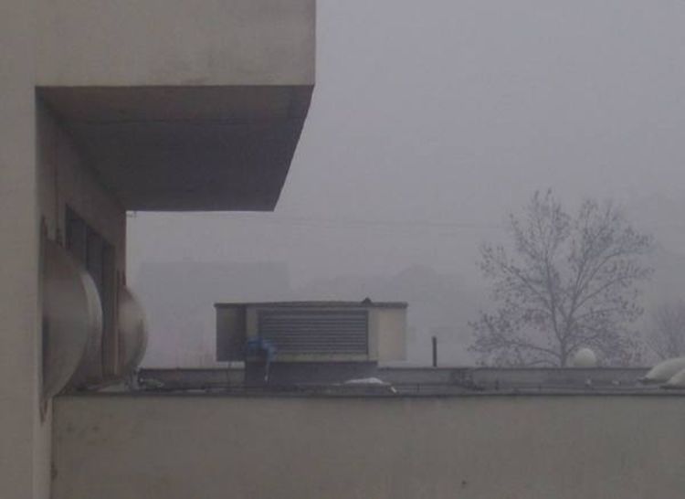 Skočila sa bolničkog prozora