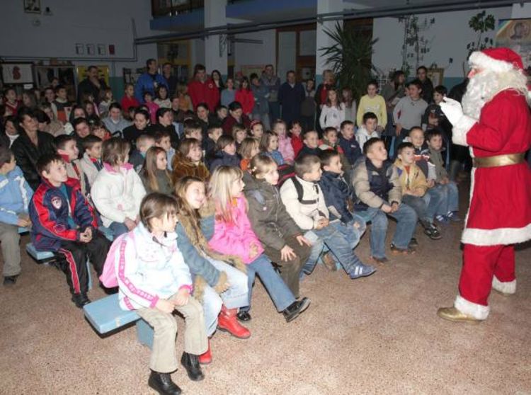 Prvačićima uručeni paketići