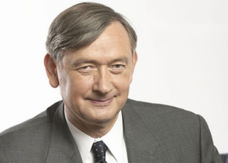 Vlada mora pažljivo da povlači poteze