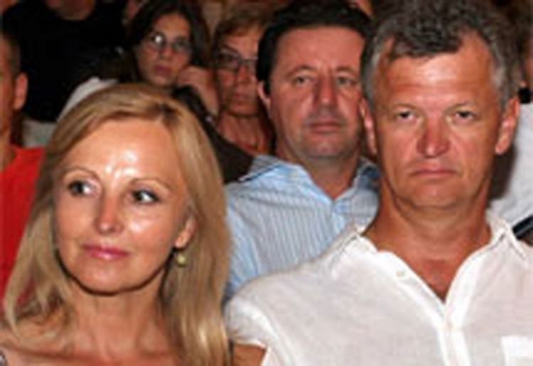Žužulova supruga i brat na sudu zbog čarapa