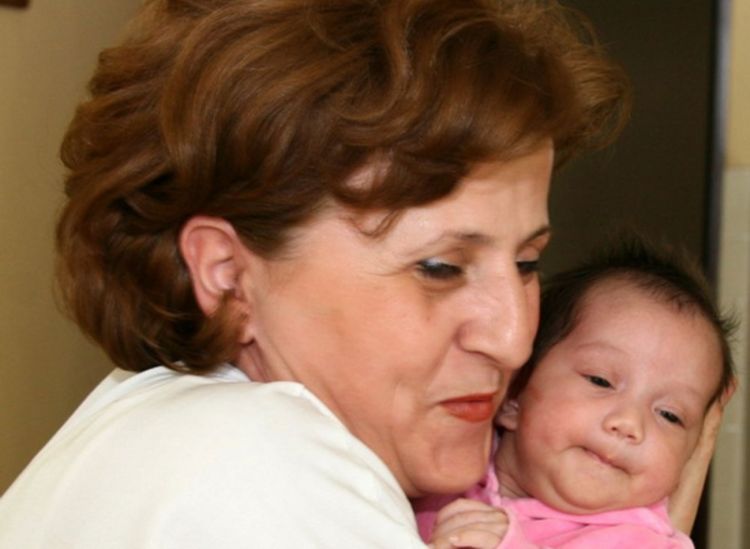 Medicinari brinu o kineskoj bebi