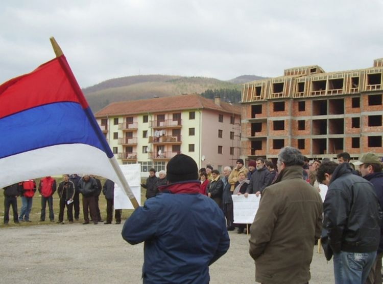 Borci blokirali fabriku