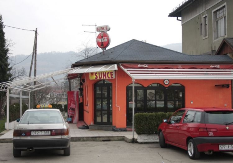 Mladiću flašom presjekao vratnu žilu