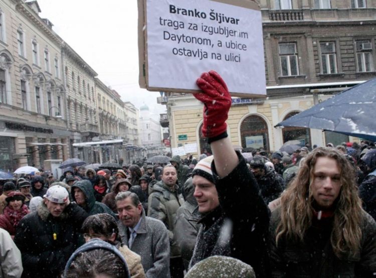 Traže ostavke premijera i gradonačelnice