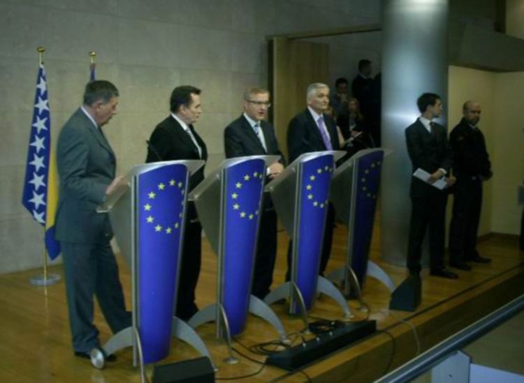 Potpis na SSP 28. aprila