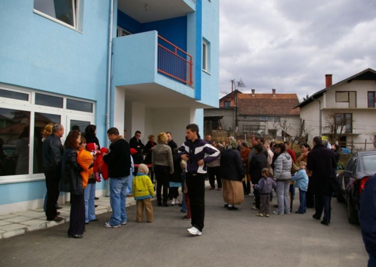 Pod istim krovom u ratu suprotstavljene strane