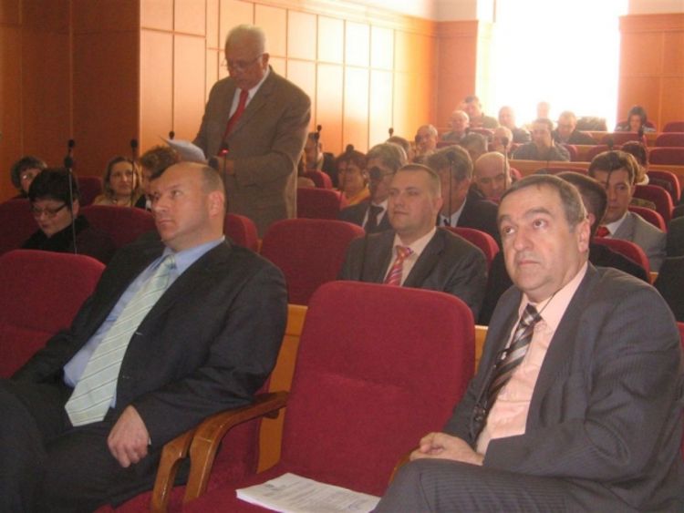 Pozajmljeni policajci uvode red
