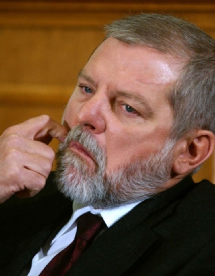 Obustavljena istraga o poslovima EFT-a