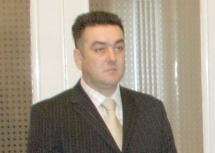 Stojić primao dvije plate
