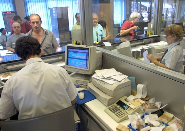 Dižu kredite na osnovu lažnih dokumenata