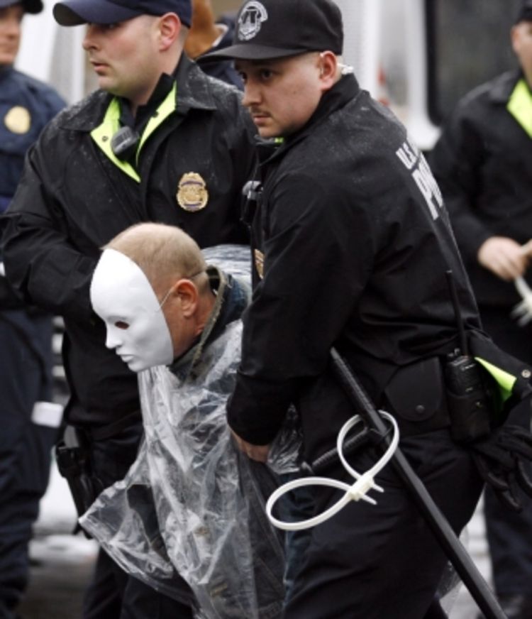 Stotine uhapšenih u antiratnim protestima