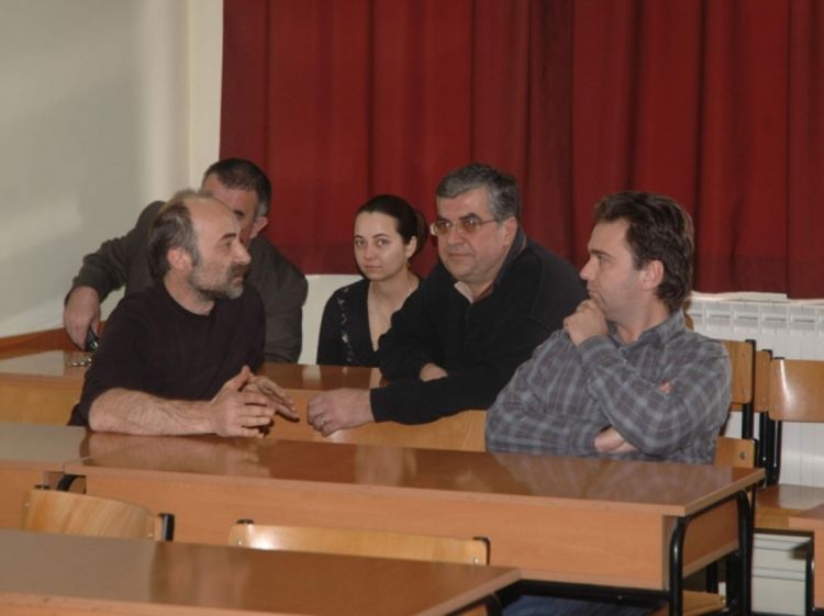 Traže veće plate