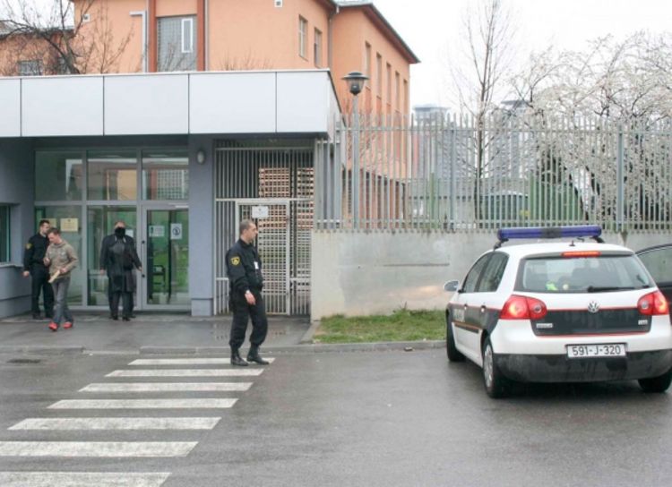 Evakuisani sudije i tužioci