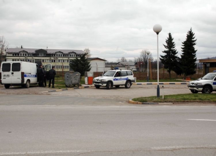 Specijalna policija blokirala zatvor