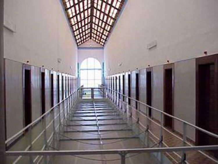 Pokušao unijeti marihuanu u zatvor