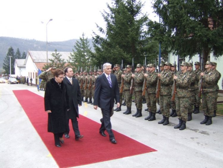 Višak vojne opreme biće prodat
