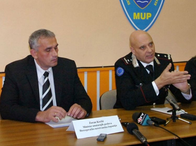 Kopola: Umiješala se politika