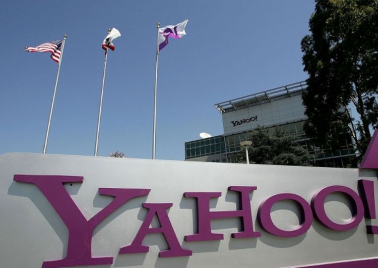 Time Warner na korak do Yahooa
