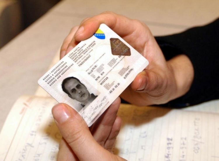 Dobila ličnu kartu kao muško