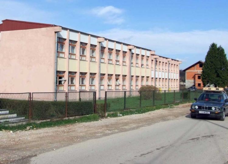 Đaci svakodnevno izloženi opasnosti