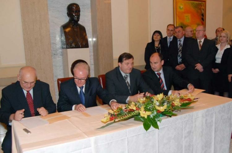 Dodik i Davidović kupili obveznice