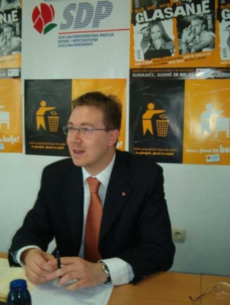 Hamdija Lipovača: Ministri u Vladi USK nemaju pojma