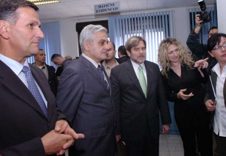 Priključenje EU, pa reforma Ustava