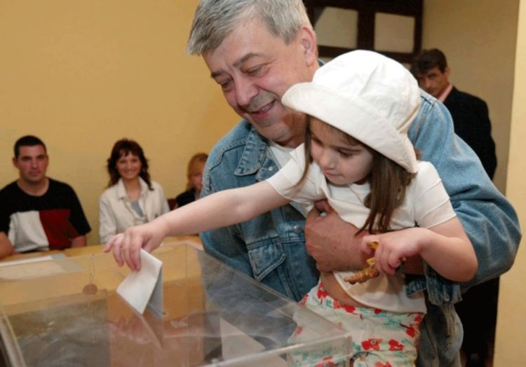 Radikali bježe demokratama