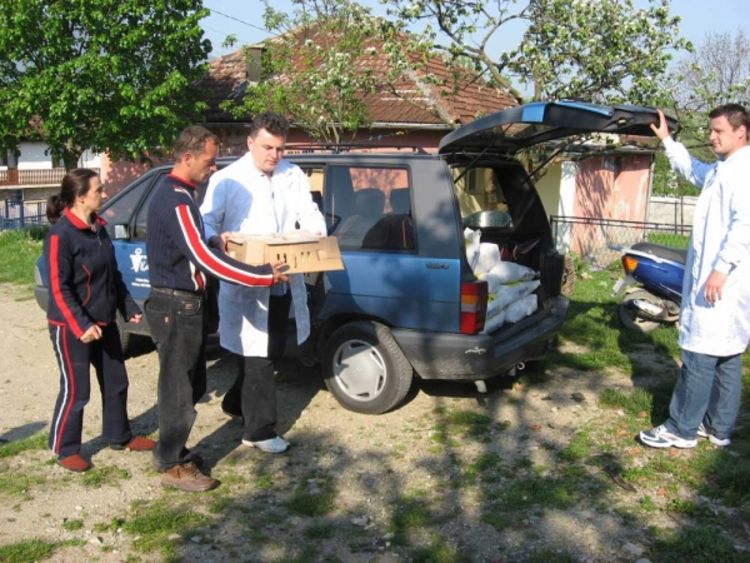 Veterinar poklonio 150 pilića