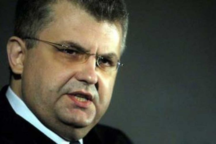 Čanak se izvinio jer je novinarku izbacio napolje