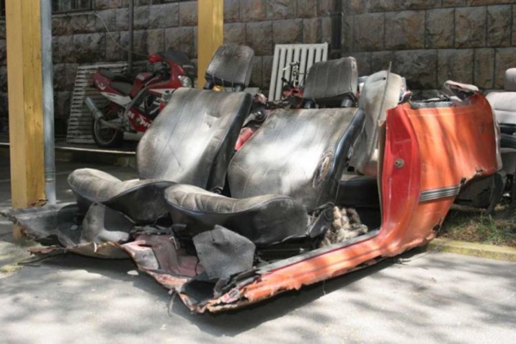 Krali stare automobile, pa ih sjekli i prodavali
