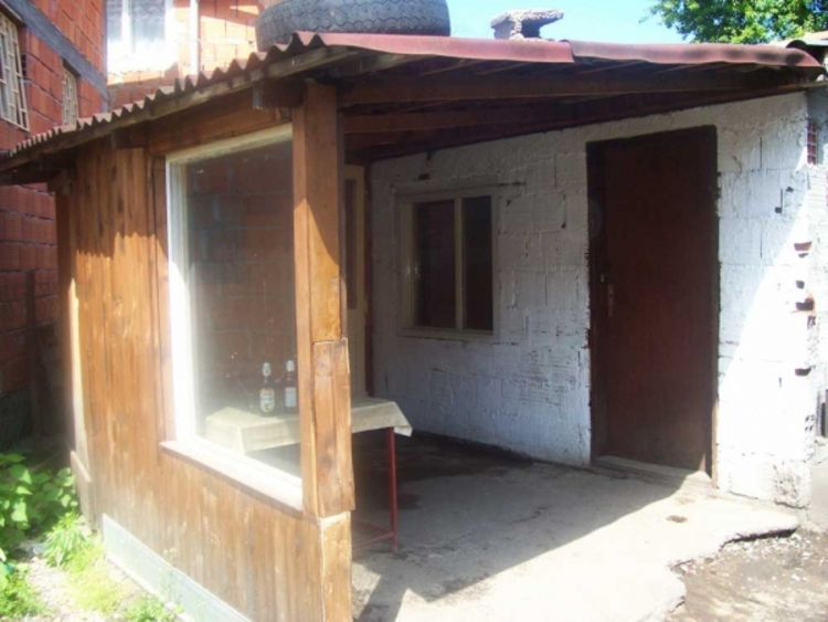 Izbo rođaka nasmrt