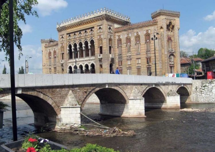 Most u koji je ugrađen i dijamant