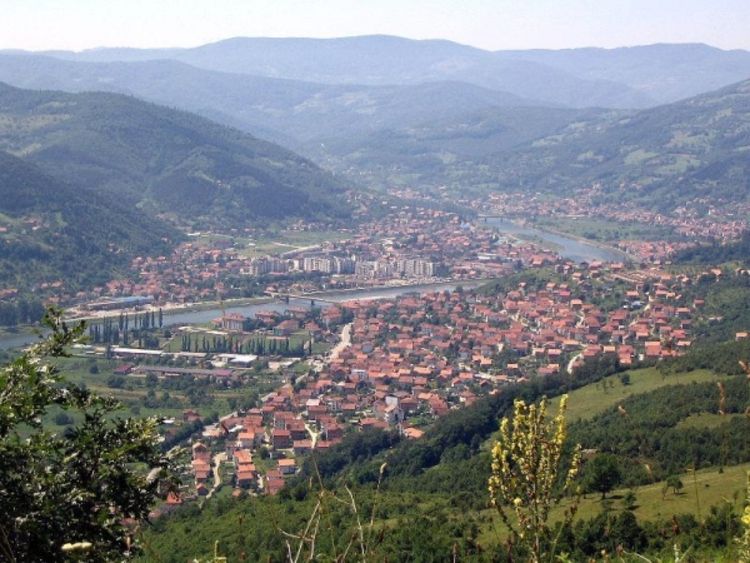 Mladići psovali putnicima četničku majku